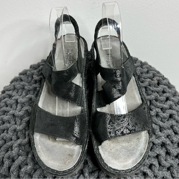 NAOT Enid Flat Sandal Black Lace Nubuck/Black Velvet Nubuck - Picture 4 of 13